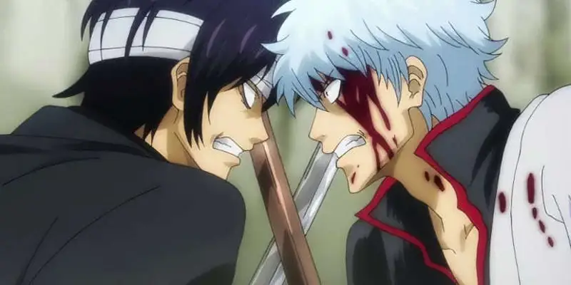 Gintoki Sakata (right) clashing with his former comrade and primary antagonist, Shinsuke Takasugi (left)